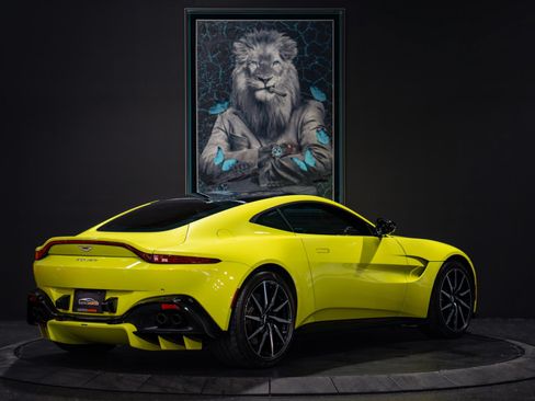 Used 2019 Aston Martin V8 Vantage Coupe RWD image 3