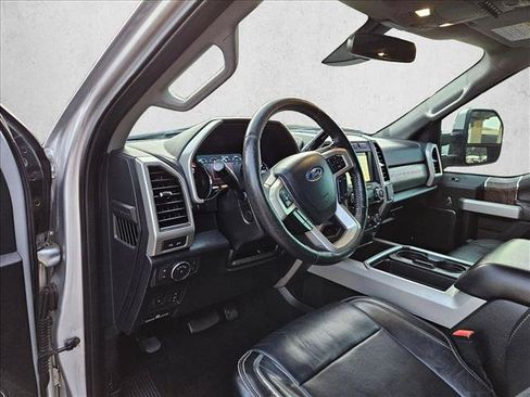 Used 2019 Ford F250 Lariat w/ Lariat Ultimate Package AWD/4WD image 9