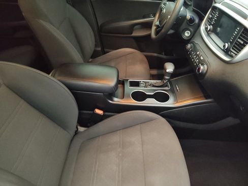 Used 2019 Kia Sorento L FWD image 21