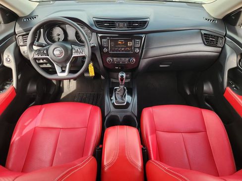 Used 2020 Nissan Rogue S FWD image 18