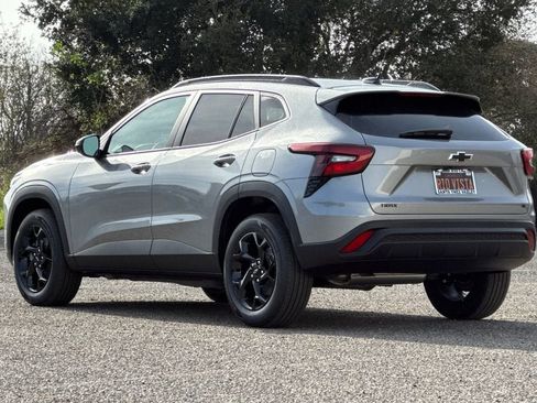 New 2026 Chevrolet Trax LT w/ Midnight Edition image 6