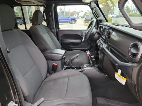 Used 2022 Jeep Wrangler Unlimited Sport image 31