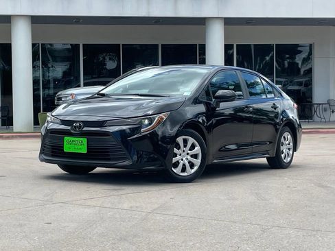 Used 2024 Toyota Corolla LE FWD image 1