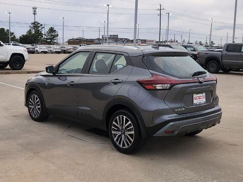 Certified 2022 Nissan Kicks SV image 7