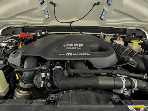 Used 2022 Jeep Gladiator Sport AWD/4WD image 12