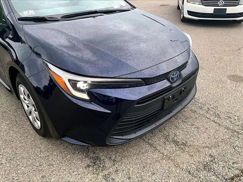Used 2025 Toyota Corolla LE FWD image 8