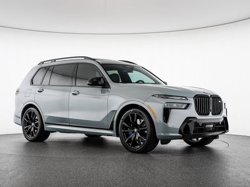 Used 2025 BMW X7 M60i AWD/4WD image 7