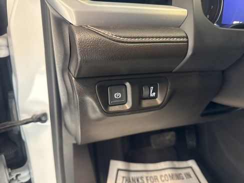 Used 2023 GMC Acadia SLE w/ Driver Convenience Package image 19