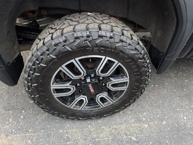 Used 2021 GMC Sierra 2500 AT4 w/ AT4 Premium Plus Package AWD/4WD image 13