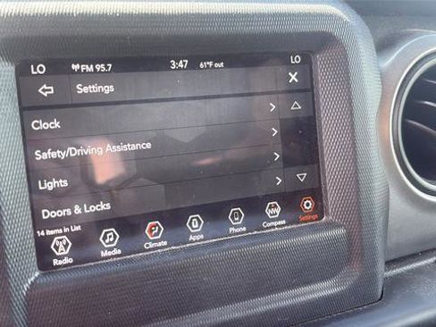Used 2020 Jeep Wrangler Sport AWD/4WD image 21
