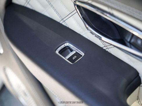 Used 2021 Bentley Bentayga AWD/4WD image 58