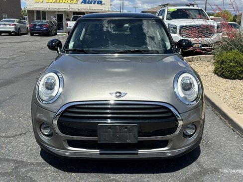 Used 2017 MINI Cooper 2-Door Hardtop FWD image 8