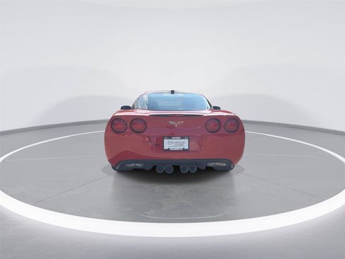 Used 2005 Chevrolet Corvette Coupe w/ Preferred Equipment Group RWD image 7