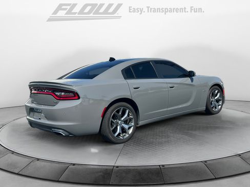 Used 2017 Dodge Charger R/T w/ Plus Group RWD image 9