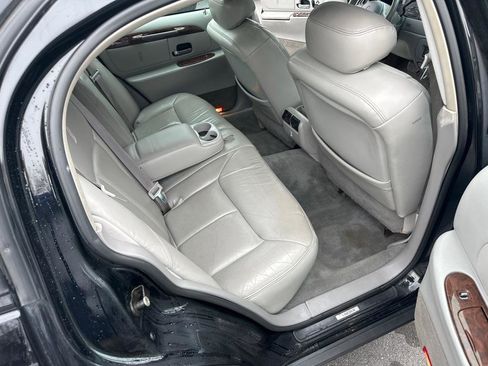 Used 2002 Lincoln Town Car Cartier image 38