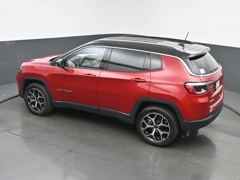 Used 2025 Jeep Compass Limited AWD/4WD image 38