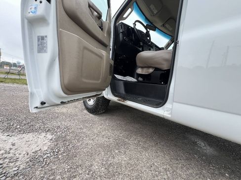 Used 2020 Chevrolet Express 2500 Extended w/ Enhanced Convenience Package RWD image 10