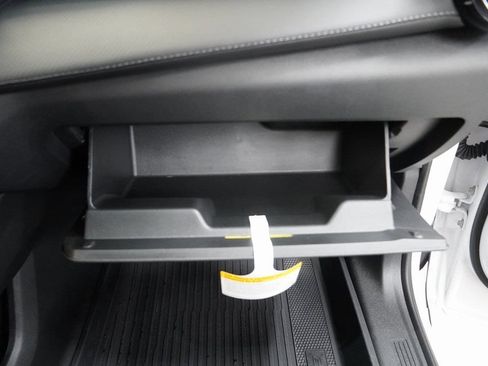 New 2026 Chevrolet Equinox LT w/ Convenience Package II image 32