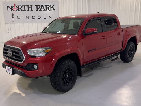 Used 2021 Toyota Tacoma SR5 w/ Technology Package AWD/4WD image 5