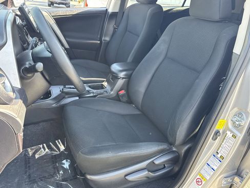 Used 2017 Toyota RAV4 LE w/ All Weather Liner Package AWD/4WD image 17
