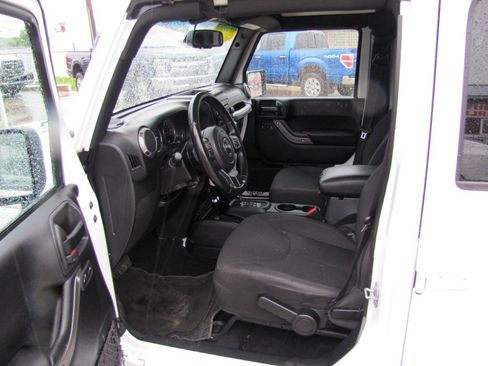 Used 2017 Jeep Wrangler Unlimited Sport w/ Quick Order Package 24S AWD/4WD image 10