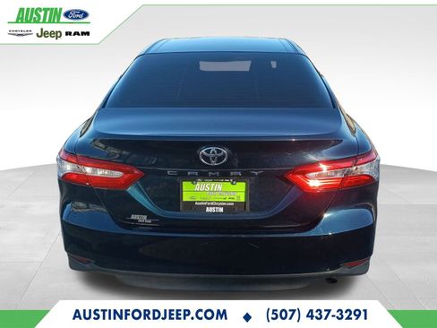 Used 2018 Toyota Camry L image 4