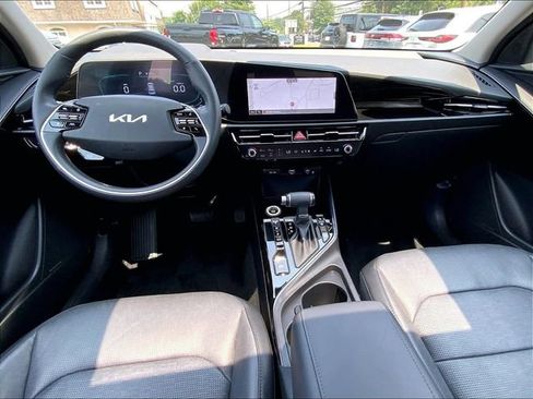 Used 2023 Kia Niro FWD image 12