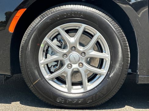 New 2027 Chrysler Pacifica Select FWD image 25