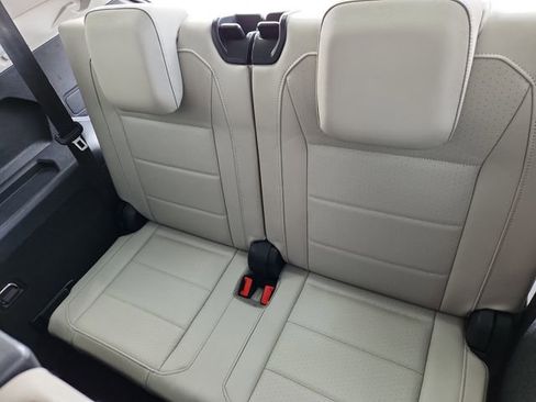 Used 2020 Volkswagen Tiguan SE w/ 3rd Row Seat Package image 10