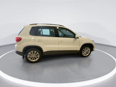 Used 2017 Volkswagen Tiguan Limited w/ Premium Package image 9
