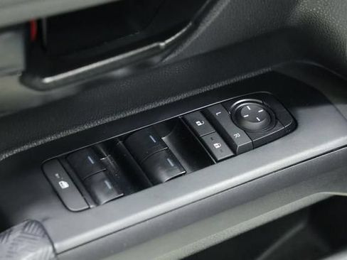 Used 2025 Toyota Tacoma SR5 AWD/4WD image 30