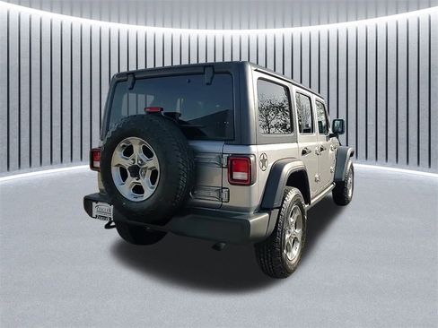 Used 2021 Jeep Wrangler Unlimited Freedom Edition image 3