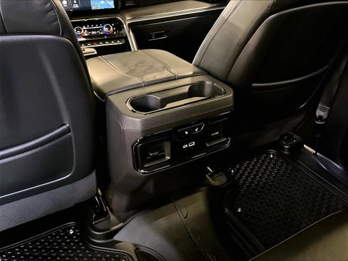 Used 2024 GMC Sierra 1500 AT4X image 28