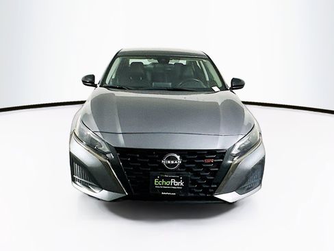 Used 2024 Nissan Altima 2.5 SR image 2