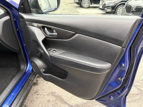 Used 2019 Nissan Rogue SV w/ Sun & Sound Touring Package image 24