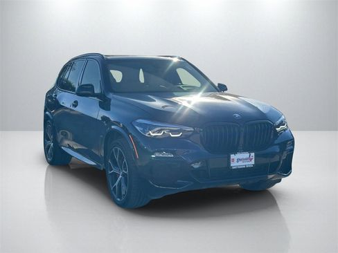 Used 2021 BMW X5 sDrive40i w/ M Sport Package image 3