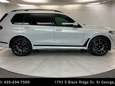 Used 2022 BMW X7 xDrive40i w/ M Sport Package AWD/4WD image 6