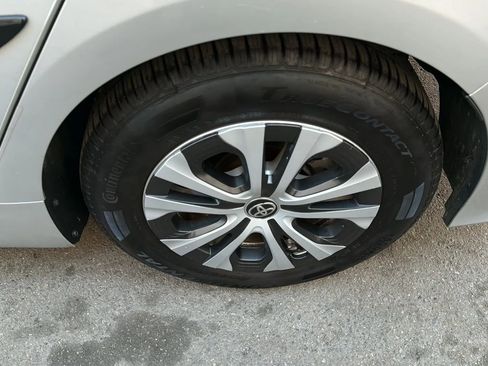 Used 2022 Toyota Prius Prime XLE FWD image 9