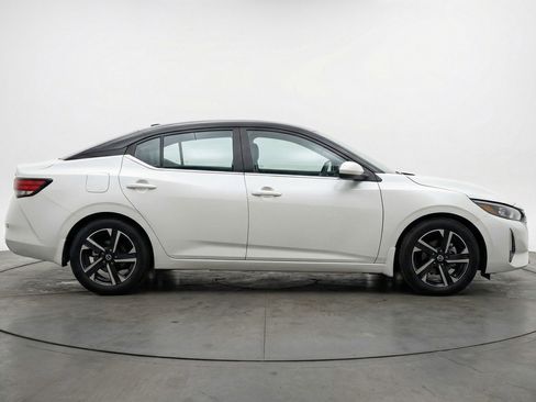 Used 2025 Nissan Sentra SV image 11