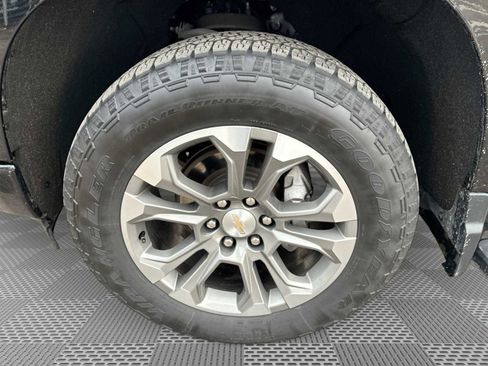 Certified 2022 Chevrolet Silverado 1500 High Country w/ Technology Package image 38