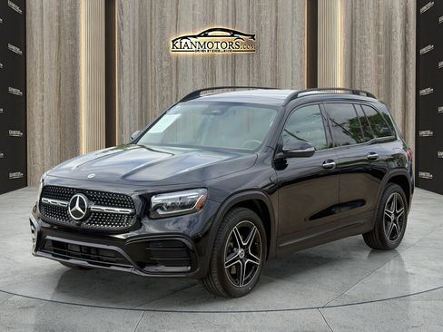 Used 2024 Mercedes-Benz GLB 250 image 3