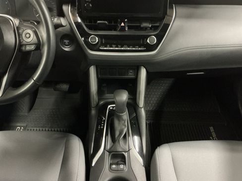 Used 2025 Toyota Corolla Cross AWD Hybrid w/ Moonroof Package image 11