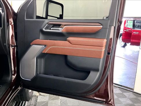 Used 2024 GMC Sierra 3500 Denali Ultimate image 22