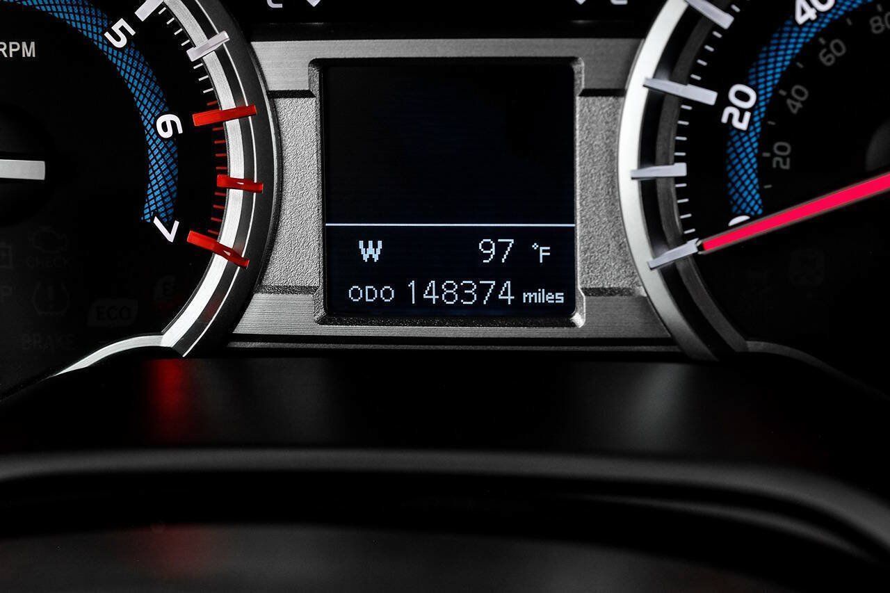 Used 2016 Toyota 4Runner SR5 AWD/4WD image 25