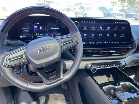 Used 2025 Chevrolet Silverado EV RST AWD/4WD image 7