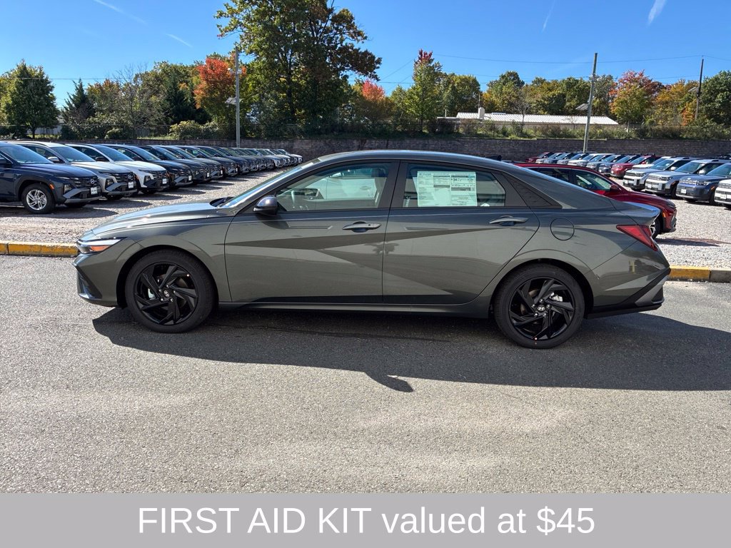 New 2026 Hyundai Elantra SEL Sport FWD image 4
