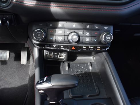 Used 2025 Dodge Durango GT image 20