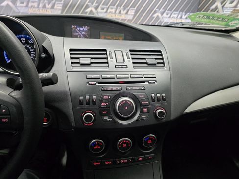 Used 2013 MAZDA MAZDA3 i Touring image 21