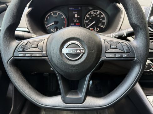 Used 2025 Nissan Altima 2.5 S FWD image 28