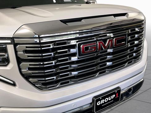 Used 2023 GMC Sierra 1500 Denali w/ Technology Package AWD/4WD image 29